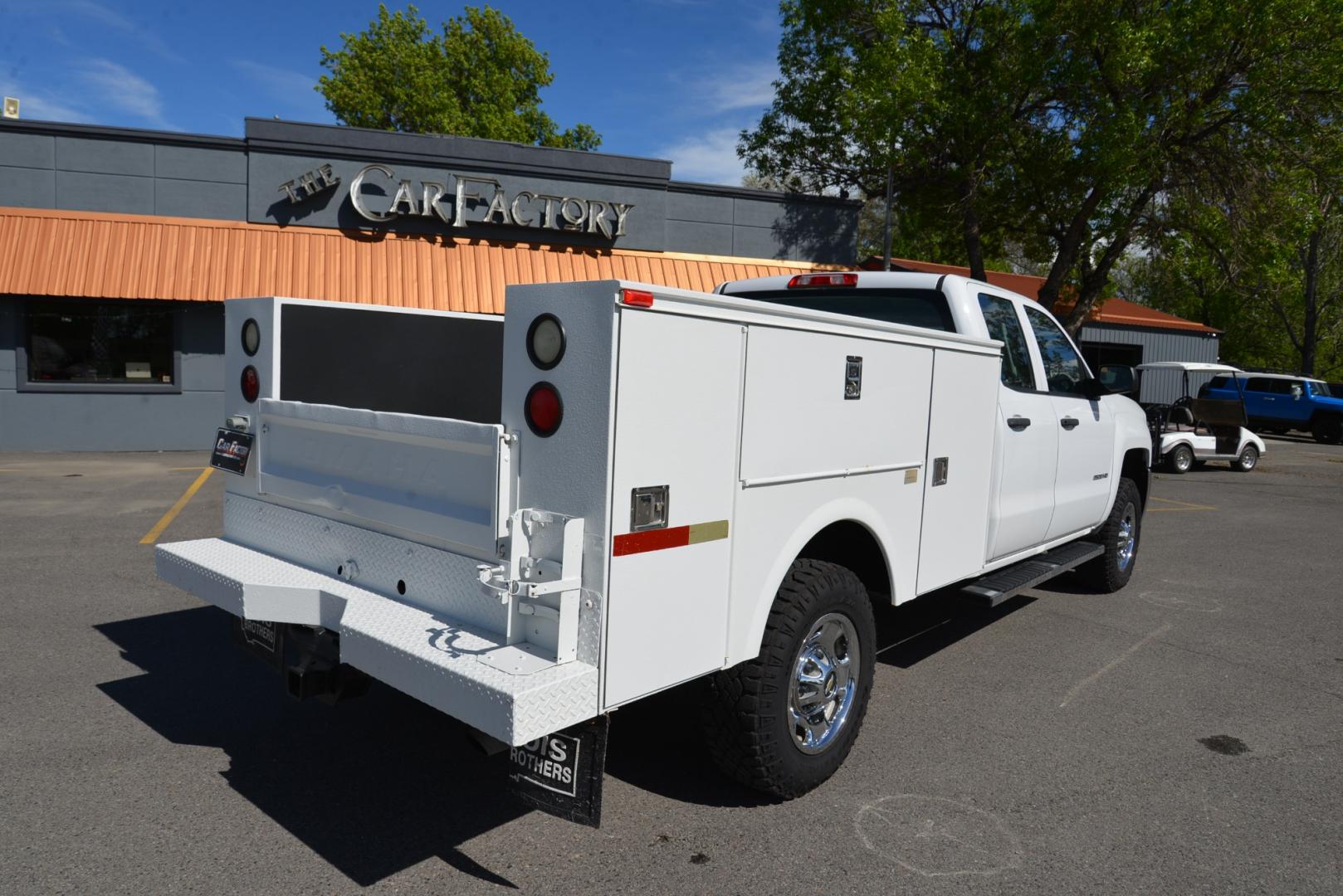 2015 White /Grey Chevrolet Silverado 2500HD Service Body with an 6.0 Liter V8 engine, Automatic transmission, located at 4562 State Avenue, Billings, MT, 59101, (406) 896-9833, 45.769516, -108.526772 - Photo#7